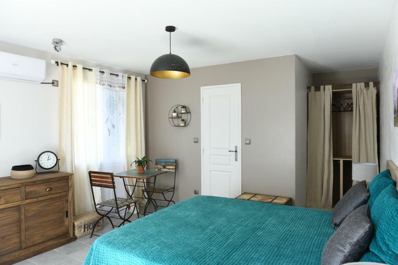 Chambre D'Hotes Du Charme Provencal Sénas Exteriör bild